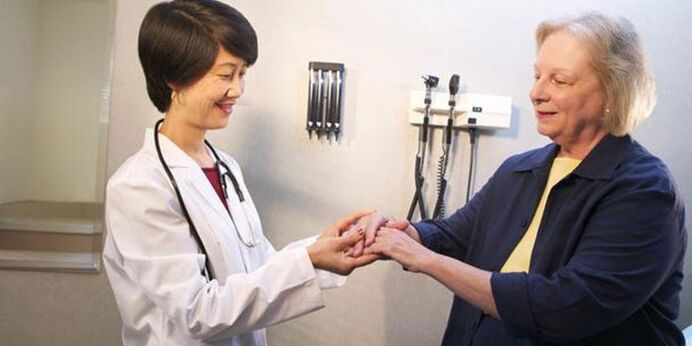 Gisusi sa doktor ang mga tudlo alang sa kasakit